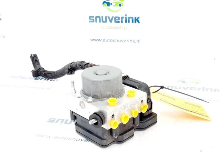 Gebrauchte ABS Pumpe Renault Captur I (2R) 1.2 TCE 16V EDC Preis € 49,98 Margenregelung angeboten von Snuverink Autodemontage