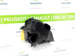Usagé Boîtier filtre à air Renault Captur (2R) 1.2 TCE 16V EDC Prix € 30,00 Règlement à la marge proposé par Snuverink Autodemontage