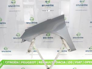 Used Front wing, left Peugeot 807 2.2 HDiF 16V Price € 60,00 Margin scheme offered by Snuverink Autodemontage