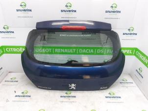 Używane Tylna klapa Peugeot 308 (4A/C) 1.4 VTI 16V Cena € 75,00 Procedura marży oferowane przez Snuverink Autodemontage