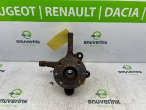 Używane Sworzen prawy przód Renault Twingo (C06) 1.2 Cena € 35,00 Procedura marży oferowane przez Snuverink Autodemontage