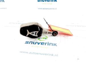 Usagé Support boîte de vitesse Citroen C3 (SC) 1.2 VTi 82 12V Prix € 20,00 Règlement à la marge proposé par Snuverink Autodemontage