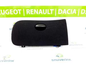 Usagé Boîte à gants Peugeot 206 (2A/C/H/J/S) 1.4 XR,XS,XT,Gentry Prix € 40,00 Règlement à la marge proposé par Snuverink Autodemontage