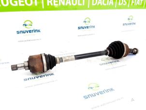 Used Front drive shaft, left Peugeot 3008 II (M4/MC/MJ/MR) 1.2 12V e-THP PureTech 130 Price € 115,00 Margin scheme offered by Snuverink Autodemontage