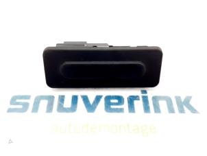 Used Tailgate handle Peugeot 3008 II (M4/MC/MJ/MR) 1.2 12V e-THP PureTech 130 Price € 25,00 Margin scheme offered by Snuverink Autodemontage