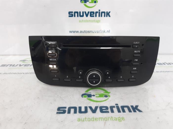 Używane Radio Fiat Punto Evo (199) 1.3 JTD Multijet 85 16V Euro 5 Cena € 97,74 Procedura marży oferowane przez Snuverink Autodemontage