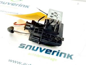Used Cooling fan resistor Renault Clio IV (5R) 1.5 dCi 90 FAP Price € 30,00 Margin scheme offered by Snuverink Autodemontage