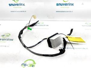 Used Heater resistor Suzuki Swift (ZA/ZC/ZD) 1.2 16V Price € 24,99 Margin scheme offered by Snuverink Autodemontage