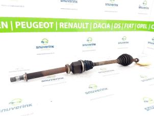 Używane Os napedowa prawy przód Renault Megane II Grandtour (KM) 1.6 16V Cena € 60,00 Procedura marży oferowane przez Snuverink Autodemontage