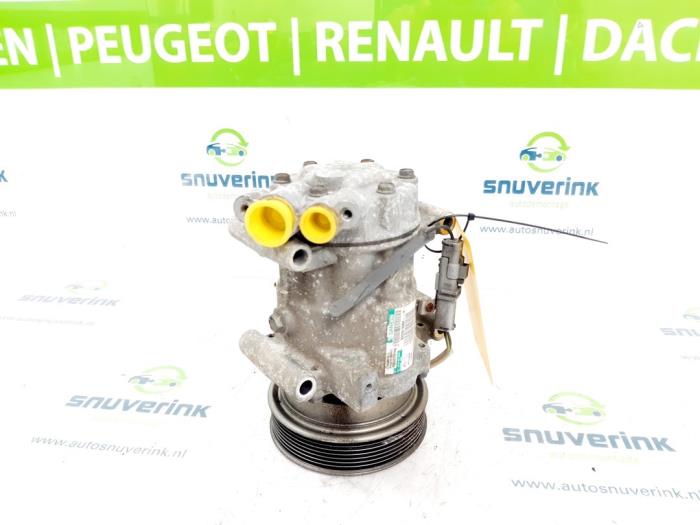 Usagé Compresseur de clim Renault Twingo II (CN) 1.2 16V LEV Prix € 34,47 Règlement à la marge proposé par Snuverink Autodemontage