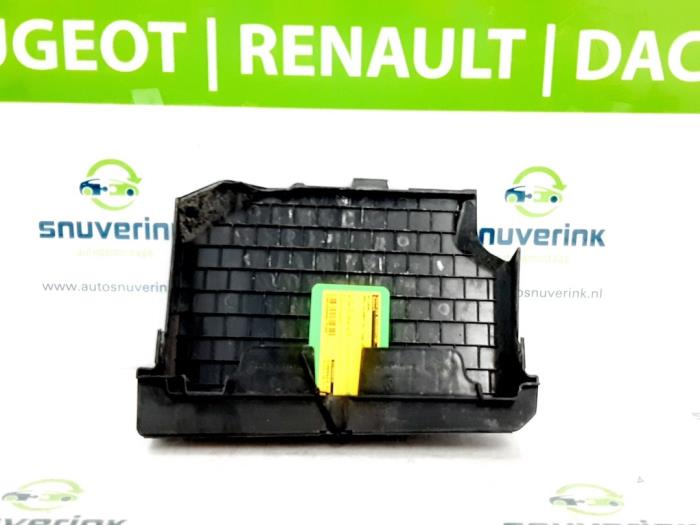 Begagnade Batterilåda Opel Vivaro 1.6 CDTI BiTurbo 140 Pris € 30,23 Inklusive moms erbjuds av Snuverink Autodemontage