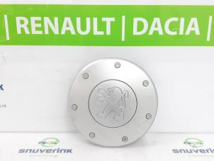 Used Hub cap Peugeot Partner (GC/GF/GG/GJ/GK) 1.6 HDI 75 16V Price € 14,52 Inclusive VAT offered by Snuverink Autodemontage