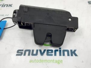 Used Tailgate lock mechanism Peugeot 307 CC (3B) 2.0 16V Price € 25,00 Margin scheme offered by Snuverink Autodemontage