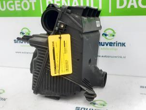 Usados Cuerpo de filtro de aire Renault Kangoo Express (FW) 1.5 dCi 90 FAP Precio € 60,50 IVA incluido ofrecido por Snuverink Autodemontage