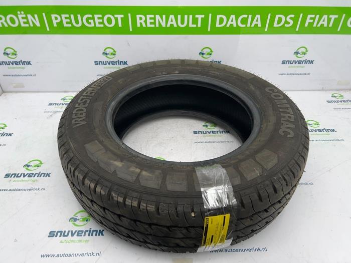 Używane Opona Cena € 10,33 Procedura marży oferowane przez Snuverink Autodemontage
