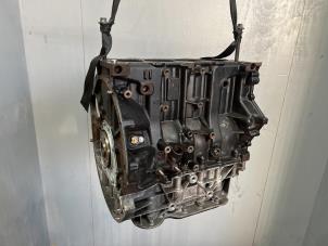 Used Engine crankcase Renault Trafic New (FL) 2.0 dCi 16V 90 Price € 871,20 Inclusive VAT offered by Snuverink Autodemontage