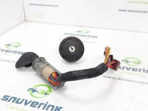Used Ignition lock + key Peugeot 806 2.0 16V Price € 45,00 Margin scheme offered by Snuverink Autodemontage