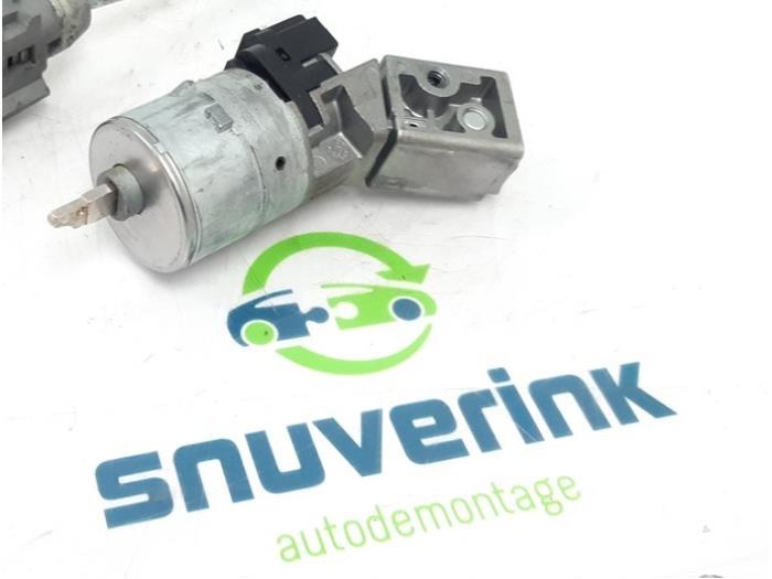 Gebrauchte Schlossset Peugeot 207/207+ (WA/WC/WM) 1.4 HDi Preis € 25,00 Margenregelung angeboten von Snuverink Autodemontage