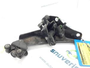 Gebrauchte Schiebetürrolle rechts Peugeot Partner (GC/GF/GG/GJ/GK) 1.6 HDI 90 16V Preis € 66,55 Mit Mehrwertsteuer angeboten von Snuverink Autodemontage