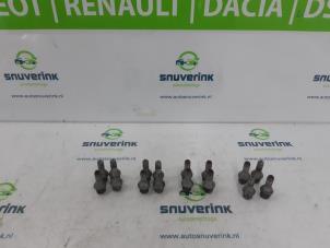 Used Set of wheel bolts Renault Clio IV (5R) 0.9 Energy TCE 90 12V Price € 25,00 Margin scheme offered by Snuverink Autodemontage
