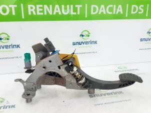 Usados Pedal de embrague Renault Megane III Grandtour (KZ) 1.5 dCi 110 Precio € 125,00 Norma de margen ofrecido por Snuverink Autodemontage