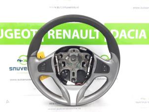 Used Steering wheel Renault Clio IV (5R) 1.5 Energy dCi 90 FAP Price € 150,00 Margin scheme offered by Snuverink Autodemontage
