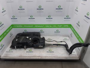 Usagé Réservoir de carburant Opel Vivaro 1.5 CDTI 120 Prix € 302,50 Prix TTC proposé par Snuverink Autodemontage