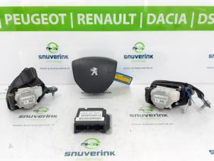 Używane Zestaw poduszki powietrznej Peugeot Expert (VA/VB/VE/VF/VY) 2.0 Blue HDi 120 16V Cena € 1.936,00 Z VAT oferowane przez Snuverink Autodemontage