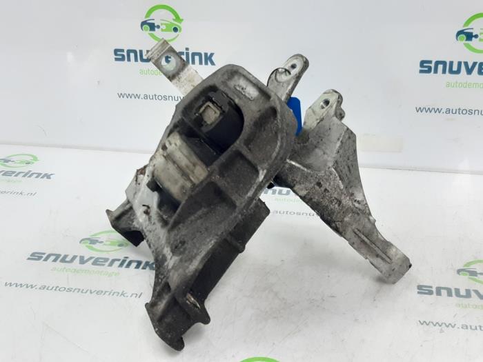 Used Engine mount Peugeot Expert (V1/VA/VB/VE/VF/VT/VY) 2.0 Blue HDi 120 16V Price € 43,55 Inclusive VAT offered by Snuverink Autodemontage