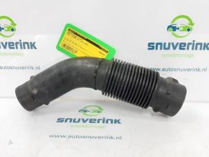 Używane Waz ssacy powietrza Opel Vivaro 1.5 CDTI 120 Cena € 24,20 Z VAT oferowane przez Snuverink Autodemontage