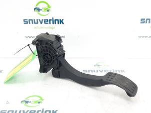 Used Accelerator pedal Opel Vivaro 1.5 CDTI 120 Price € 54,45 Inclusive VAT offered by Snuverink Autodemontage