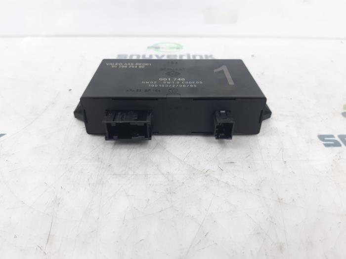 Begagnade PDC-modul Citroen C5 I Break (DE) 1.8 16V Pris € 34,98 Marginaltabell erbjuds av Snuverink Autodemontage