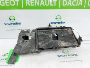 Used Battery box Opel Vivaro 1.5 CDTI 120 Price € 36,30 Inclusive VAT offered by Snuverink Autodemontage