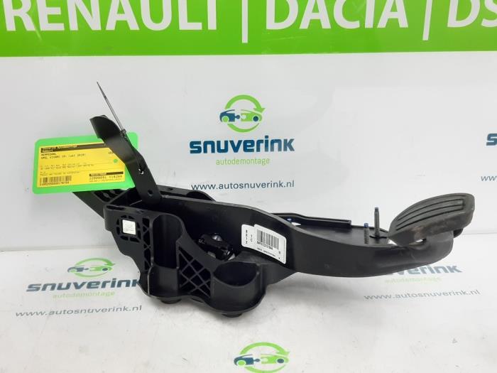Używane Pedal hamulca Opel Vivaro 1.5 CDTI 120 Cena € 24,20 Z VAT oferowane przez Snuverink Autodemontage