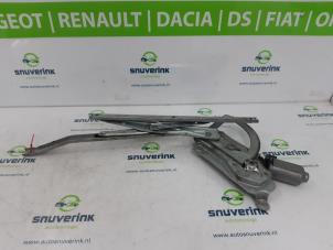 Używane Mechanizm szyby prawej przedniej wersja 2-drzwiowa Renault Megane (EA) 2.0i 16V Cena € 50,00 Procedura marży oferowane przez Snuverink Autodemontage