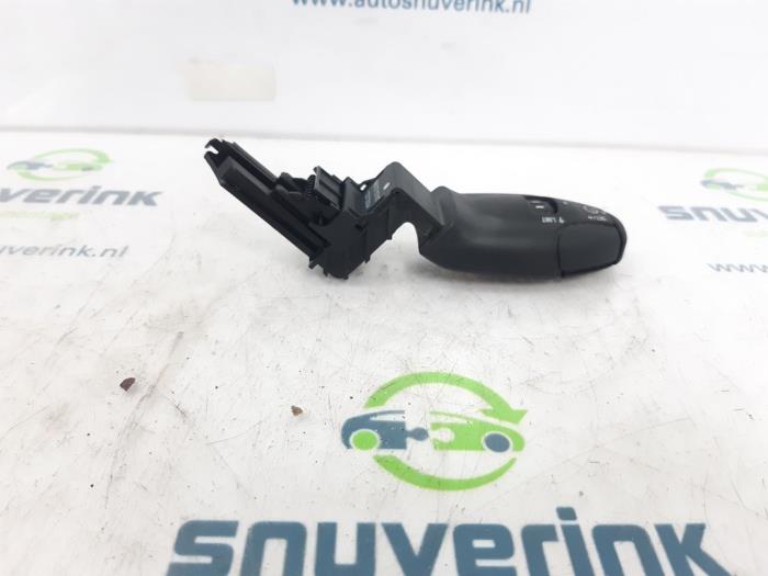 Cruise control switch from a Peugeot 308 (4A/C) 1.6 HDi 16V FAP 2012