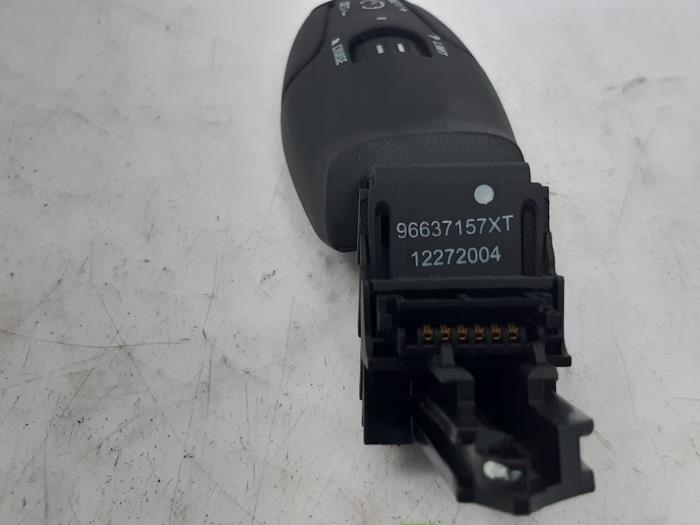 Cruise control switch from a Peugeot 308 (4A/C) 1.6 HDi 16V FAP 2012
