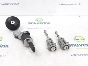 Used Set of locks Opel Vivaro 1.5 CDTI 120 Price € 114,95 Inclusive VAT offered by Snuverink Autodemontage
