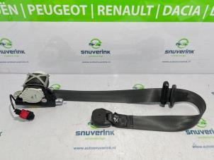 Używane Pas bezpieczenstwa prawy przód Renault Wind (EN/E4) 1.2 16V GT TCE eco2 Cena na żądanie oferowane przez Snuverink Autodemontage