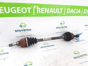 Used Front drive shaft, left Peugeot 208 I (CA/CC/CK/CL) 1.2 Vti 12V PureTech 82 Price € 30,00 Margin scheme offered by Snuverink Autodemontage