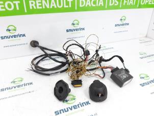 Used Towbar wiring kit Renault Kadjar (RFEH) 1.3 TCE 140 FAP 16V Price € 65,00 Margin scheme offered by Snuverink Autodemontage