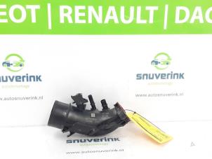 Gebrauchte Ansaugschlauch Luft Renault Kadjar (RFEH) 1.3 TCE 140 FAP 16V Preis € 40,00 Margenregelung angeboten von Snuverink Autodemontage