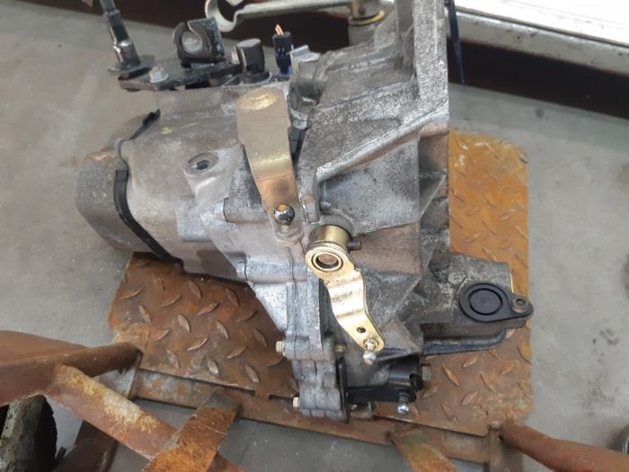Gearbox Peugeot 206 1.4 XR,XS,XT,Gentry 2222S7 KFW 20CP81