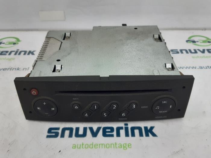 Radio from a Renault Clio III (BR/CR) 1.5 dCi 105 2006