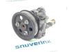 Power steering pump from a Peugeot 607 (9D/U), 1999 / 2011 2.7 HDi V6 24V, Saloon, 4-dr, Diesel, 2.720cc, 150kW (204pk), FWD, DT17TED4; UHZ, 2004-12 / 2011-07, 9UUHZ 2006