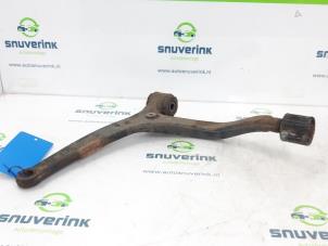 Used Front wishbone, left Peugeot 607 (9D/U) 2.7 HDi V6 24V Price on request offered by Snuverink Autodemontage