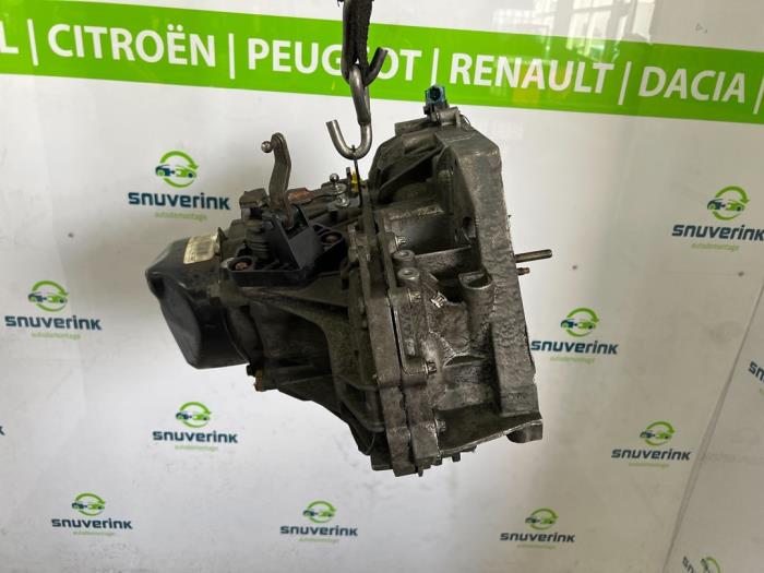 Gearbox Dacia Logan MCV 1.6 16V 8201180996 K4M690 JR5350