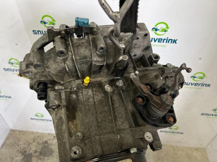 Gearbox Dacia Logan MCV 1.6 16V 8201180996 K4M690 JR5350