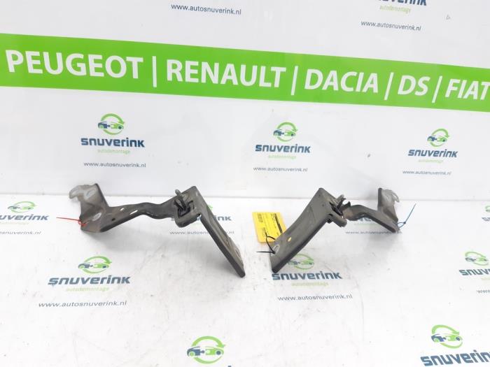 Begagnade Front Renault Laguna Coupé (DT) 2.0 Turbo 16V GT Pris € 22,95 Marginaltabell erbjuds av Snuverink Autodemontage