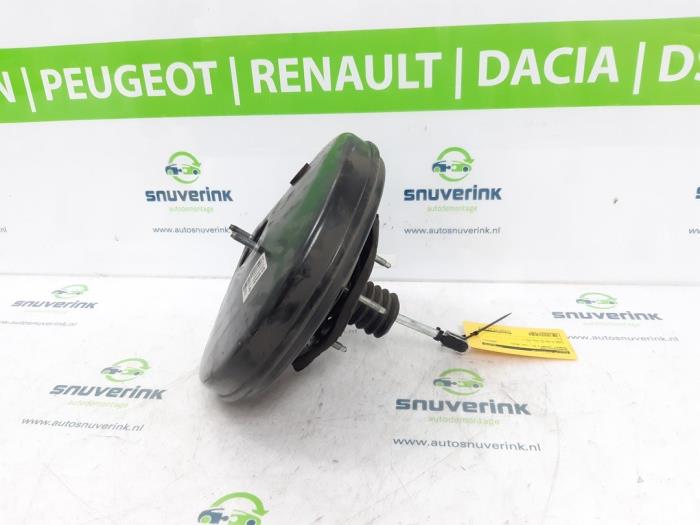 Usagé Servo frein Renault Laguna Coupé (DT) 2.0 Turbo 16V GT Prix € 112,00 Règlement à la marge proposé par Snuverink Autodemontage